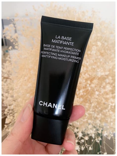 matifiante perfecting makeup primer.